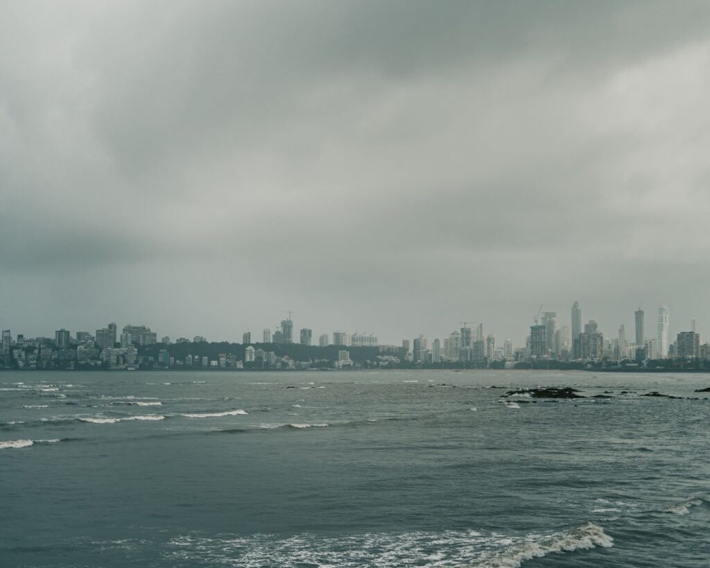 Fitch Retains India's BBB- Rating Amid Strong Growth and Fiscal Deficit Concerns