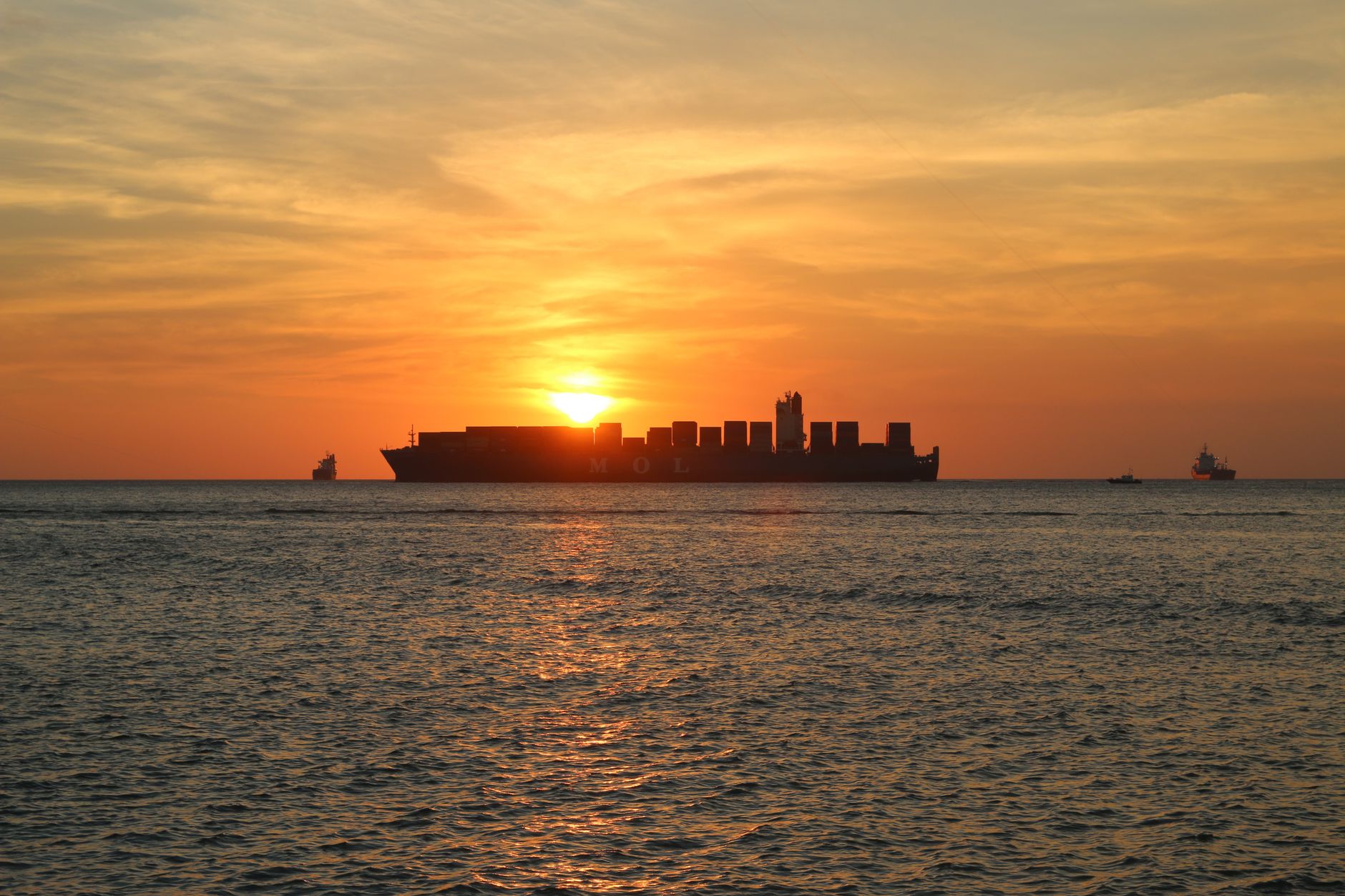 Indian Navy Thwarts Pirate Attack on Cargo Vessel in Gulf of Aden