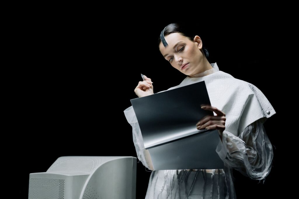 Women Lag in High-Paying AI Jobs Boom, LinkedIn Study Finds