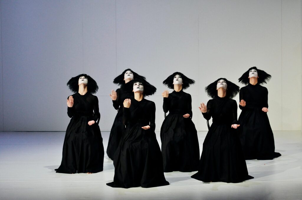 Kolkata Festival 'At the Still Point' Explores Belonging Through Contemporary Performance