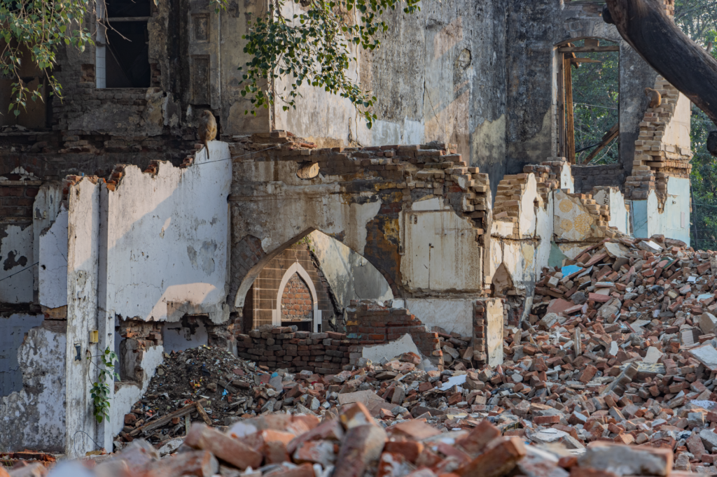 Crumbled remains of an old heritage building, capturing Delhi's architectural past.