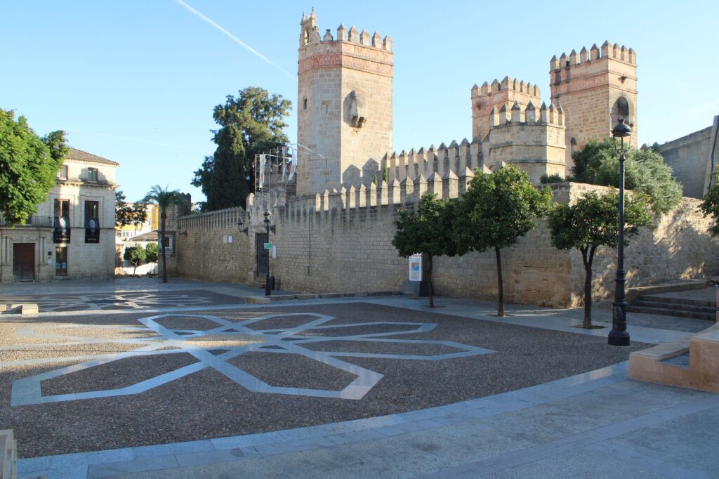 Explore the medieval architecture of the Castle of San Marcos in El Puerto de Santa María, Spain.
